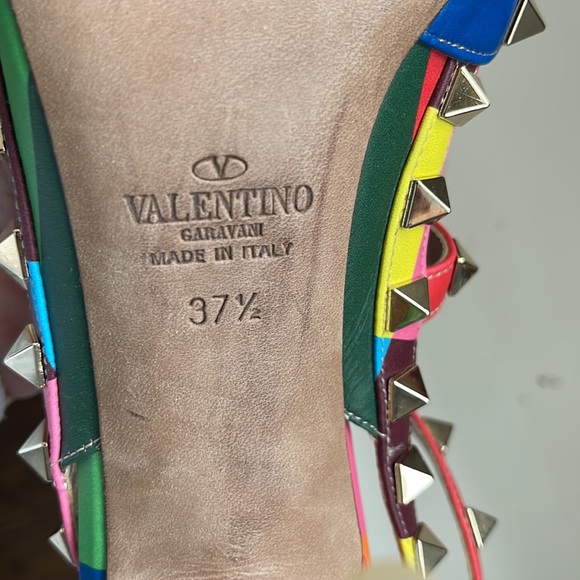 Super fun Valentino Garavani Rockstud T-Strap Stilettos 
Size: 7.5 | IT 37.5 - Picture 4 of 5